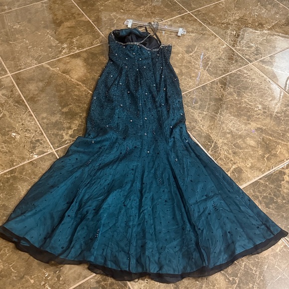 EVENING Dress - Picture 9 of 9